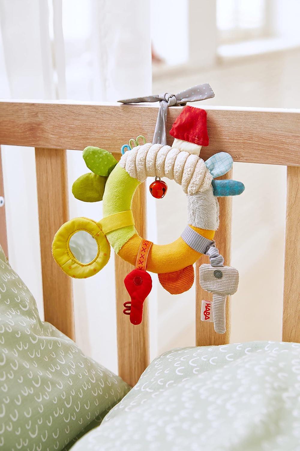 HABA 306453 - Hängefigur Erster Satz Schlüssel, bewegliche und hängende Figuren ab 6 Monaten Babyspielzeug Naty Shop