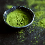 Moya Matcha Bio-Grüntee-Pulver | 100 g traditionelle Zeremonienqualität 30 g | Biologisch angebaut und geerntet in Uji, Japan | Perfekt zum Trinken mit Wasser, Matcha-Latte, Smoothies und Limonaden