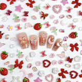 100 Stück 3D Nail Charms Rosa Rot Kirsche Erdbeere Blume Nagel Charms Kamelie Rose Schmetterling Nail Art Charms Flatback Herz Schleife Charms Nägel Zubehör Mond Stern Nagelschmuck Nageldesign Anhänger