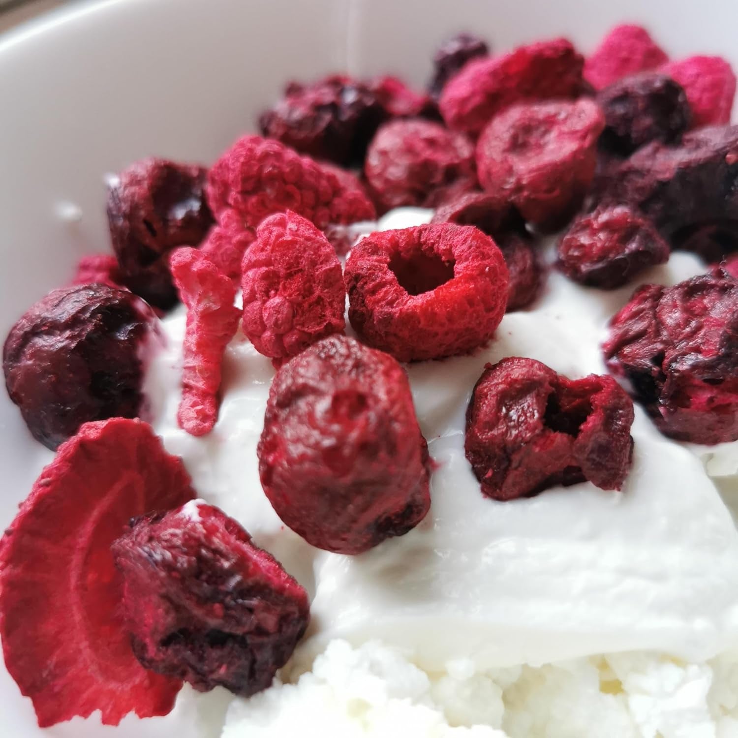 Gefriergetrocknete Früchte Rote Fruchtmischung | XL 300g gefriergetrocknete Erdbeeren Himbeeren Sauerkirschen Trockenfruchtmischung | Gefriergetrocknete Früchte Erdbeere Himbeere Sauerkirsche | ZingyZoo Dehydrierte Produkte Naty Shop