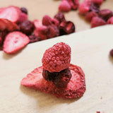 Gefriergetrocknete Früchte Rote Fruchtmischung | XL 300g gefriergetrocknete Erdbeeren Himbeeren Sauerkirschen Trockenfruchtmischung | Gefriergetrocknete Früchte Erdbeere Himbeere Sauerkirsche | ZingyZoo Dehydrierte Produkte Naty Shop