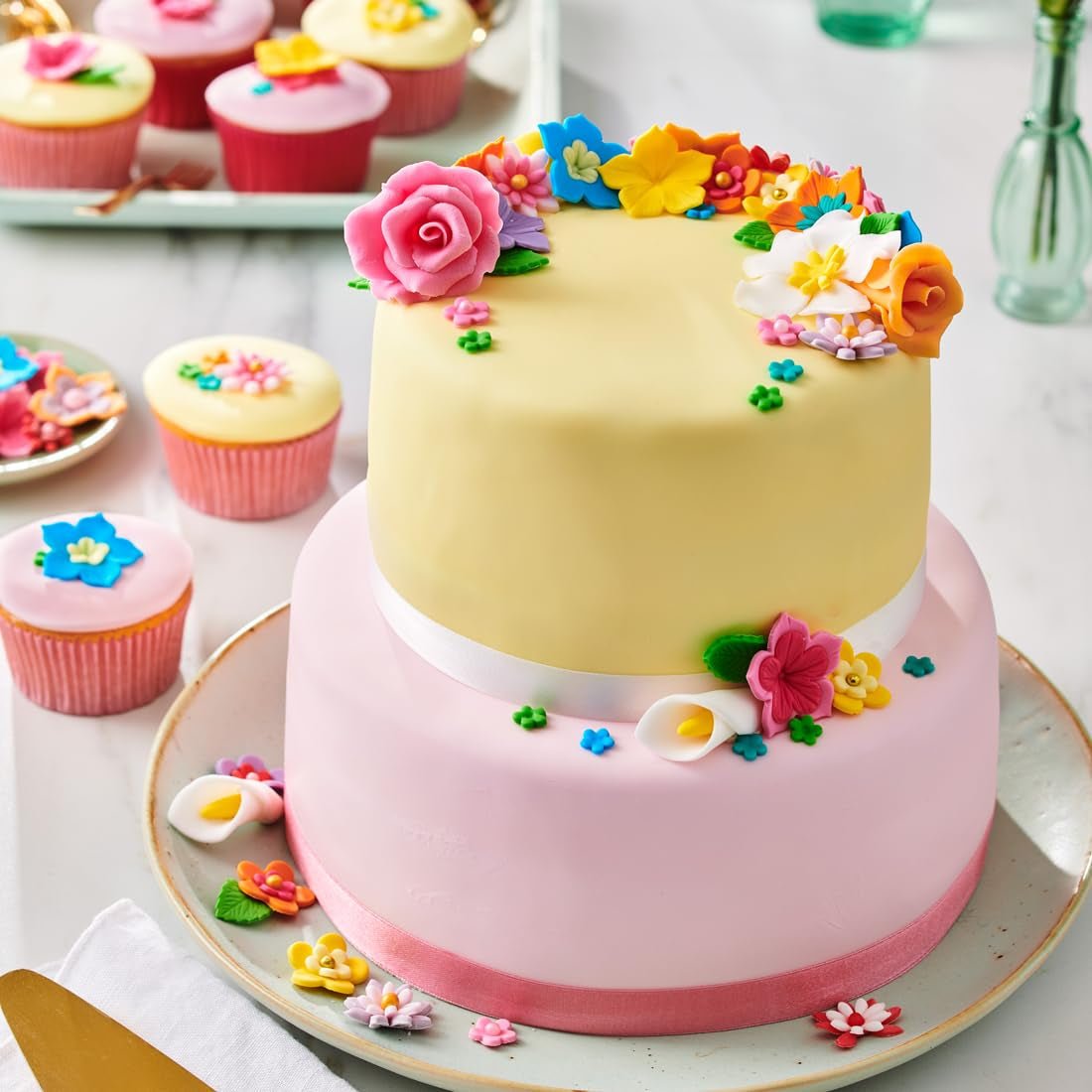 FunCakes Rollfondant Botanical Green: Einfach zu verwenden, glatt, flexibel, weich und biegsam, perfekt zum Dekorieren von Kuchen, halal, koscher und glutenfrei, 250 g Naty Shop Zuckerpaste