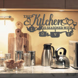 KHayRovies Küchen-Wanddekoration aus Metall „This Kitchen is Seasoned with Love“, schwarzes Wortnamensschild, rustikale Eisenbuchstaben, Zitate für die Küche, Bauernhaus, Wohnzimmer, Statuen und Skulpturen, Naty Shop