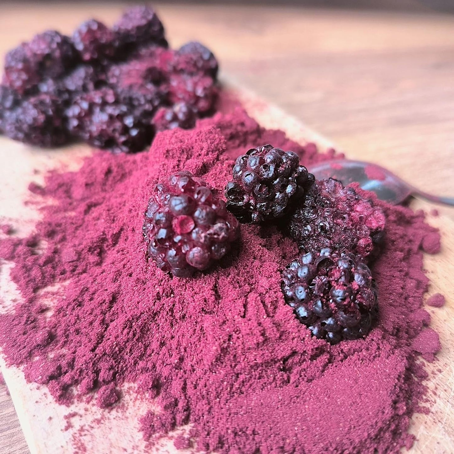 Gefriergetrocknete Brombeeren in Pulverform | 100 % gefriergetrocknetes Fruchtpulver. Natürliche Trockenfrüchte ohne Zusatzstoffe | Fruchtpulver Gefriergetrocknete Früchte Brombeerpulver Dehydrierte Produkte Naty Shop