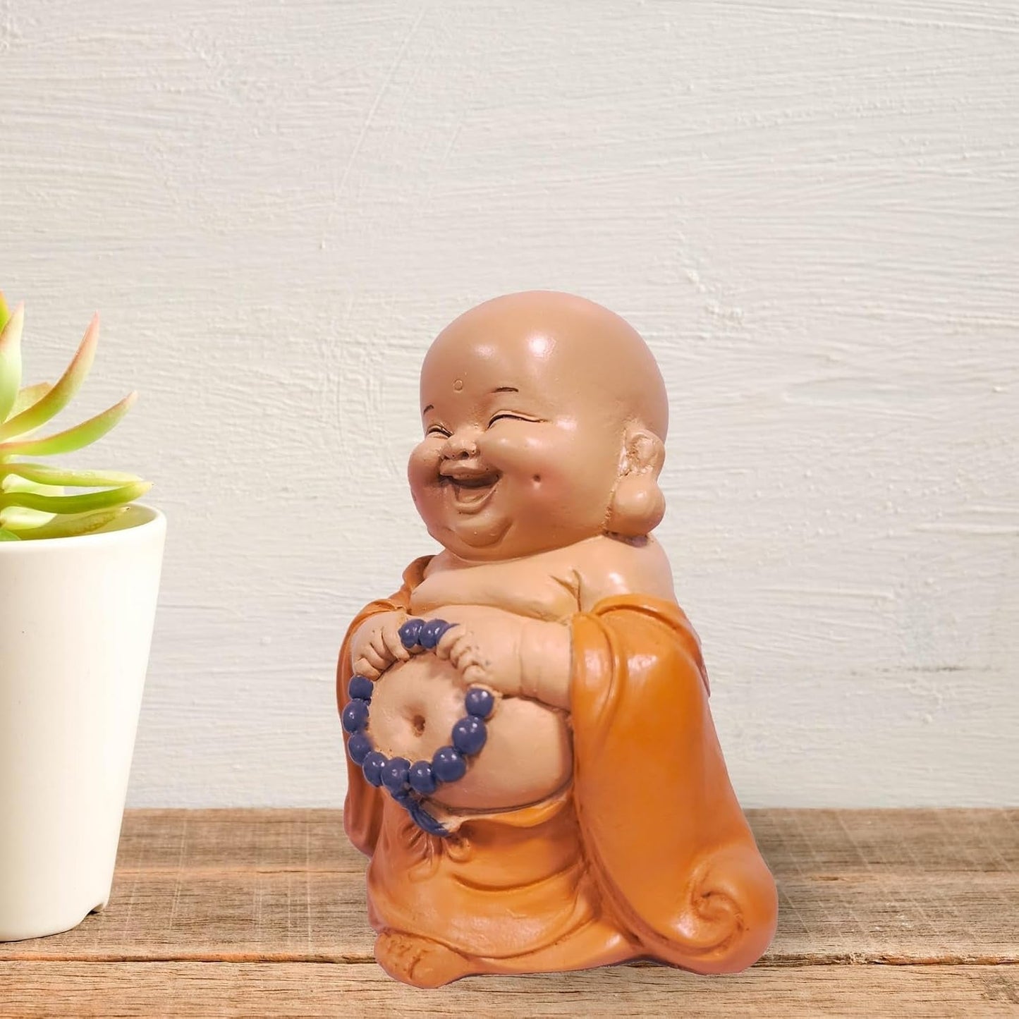Lachende Buddha-Statue mit Rosenkranz – Inspirierende und fröhliche Figur – Glücksbringer voller Positivität – Niedliche und spirituelle Geschenkidee – H 10 cm – Zen'Light Statuen und Skulpturen Naty Shop