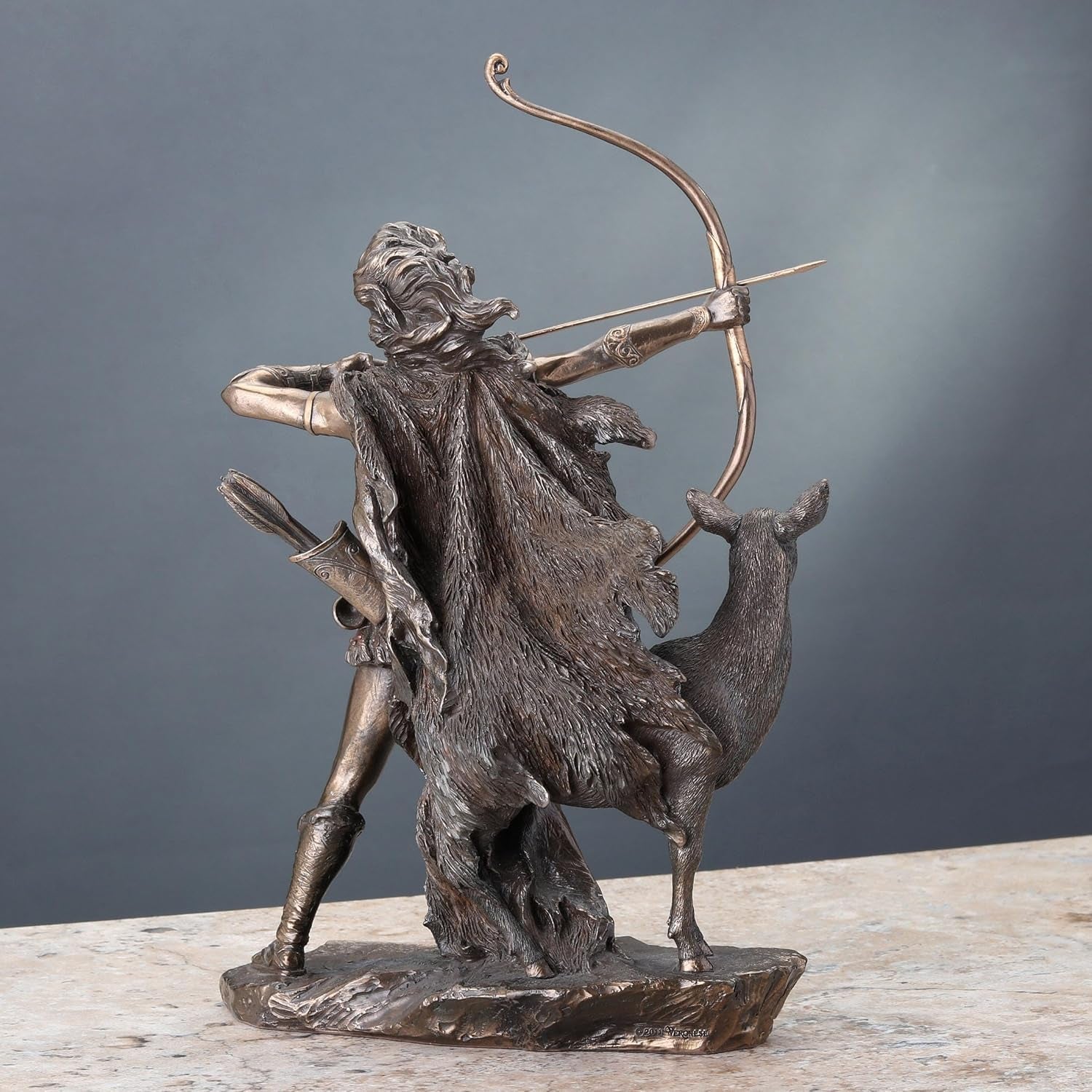 Bronzestatue der Göttin der Jagd und der Wildnis Naty Shop Statuetten und Skulpturen