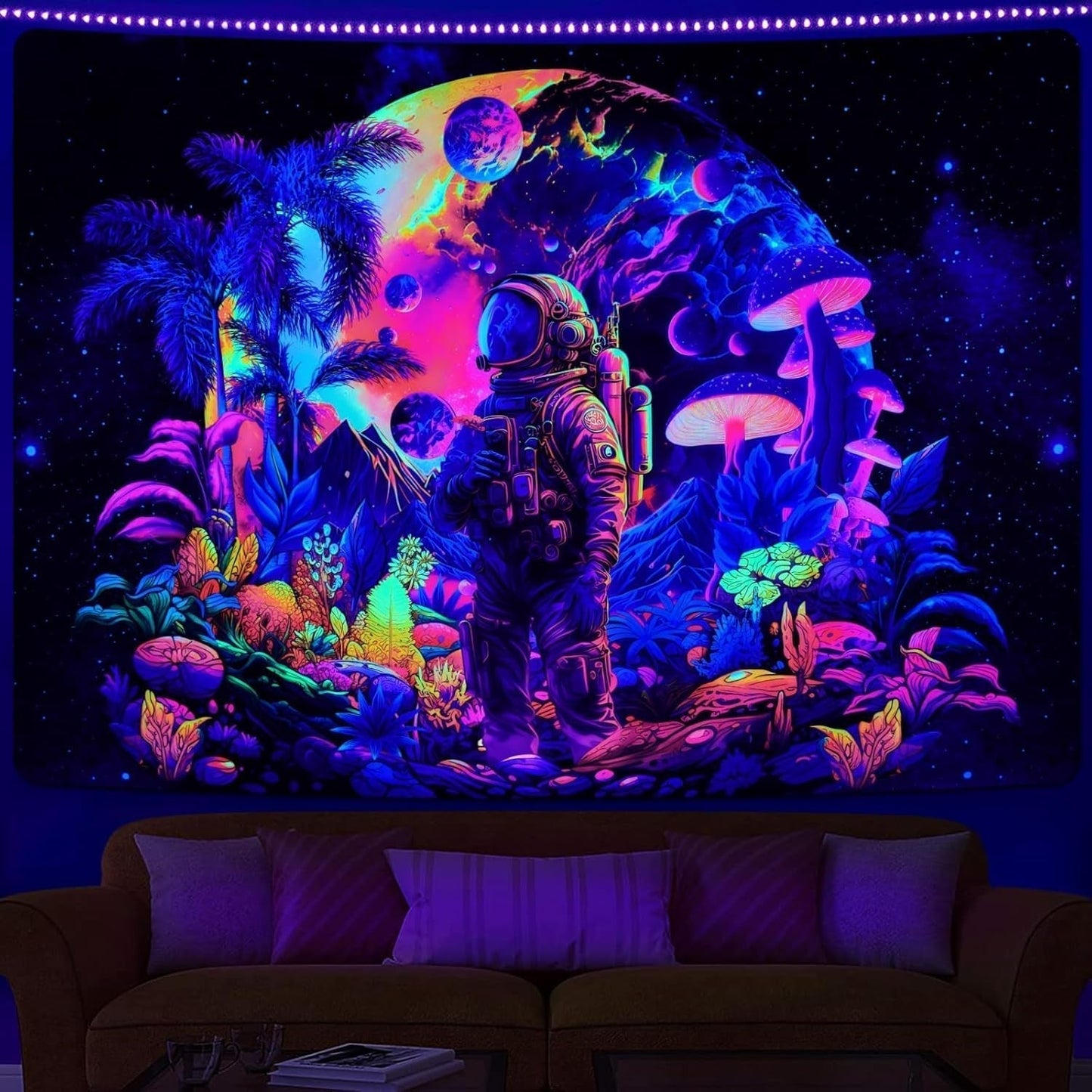 Wandteppich Alishomtll Schwarzlicht Astronautenpilz fluoreszierend botanisch Zuhause – Accessoires und Dekorationen Naty Shop