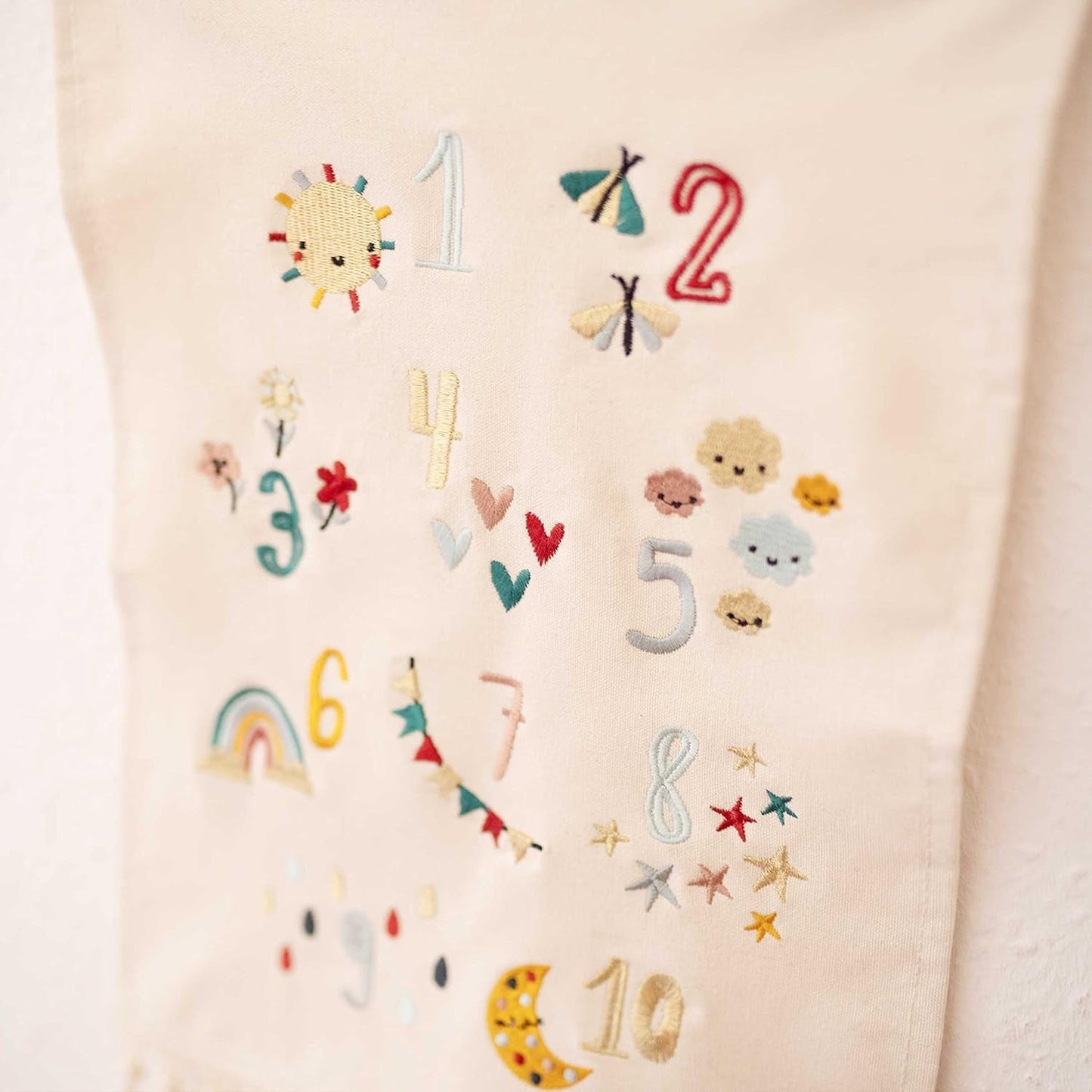 Papier-Drachen-Wandteppich für Jungen und Mädchen von Fabric Room Casa – Accessoires und Dekorationen Naty Shop
