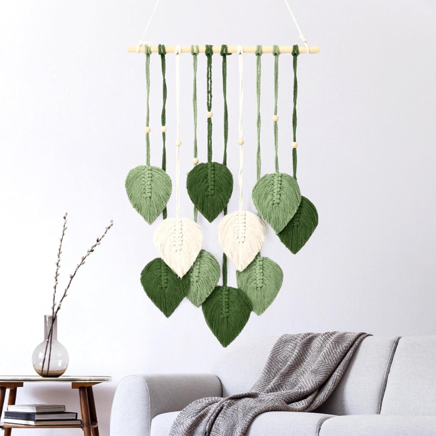 Handgefertigter Wandteppich aus Holzperlen, grüne Blätter. Startseite – Accessoires und Dekorationen, Naty Shop. Grüße